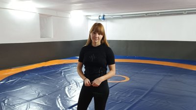Чемпіонка з Херсона навчає тернопільських дітей вільної боротьби Чемпіонка з Херсона навчає тернопільських дітей вільної боротьби