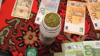 У Вінниці затримали злочинну групу, що розповсюджувала наркотики У Вінниці затримали злочинну групу, що розповсюджувала наркотики