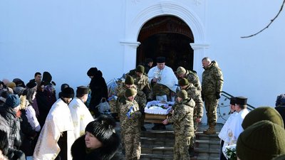 На Тернопільщині попрощалися із загиблими військовослужбовцями На Тернопільщині попрощалися із загиблими військовослужбовцями
