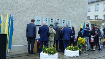У Калуші відкрили меморіальні інтерактивні дошки загиблим військовим У Калуші відкрили меморіальні інтерактивні дошки загиблим військовим