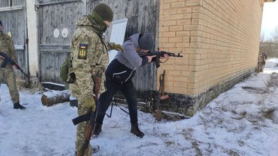 Понад 100 осіб взяли участь у навчаннях з територіальної оборони Понад 100 осіб взяли участь у навчаннях з територіальної оборони