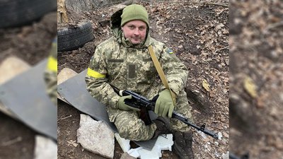 На Чернігівщині попрощалися з трьома бійцями На Чернігівщині попрощалися з трьома бійцями