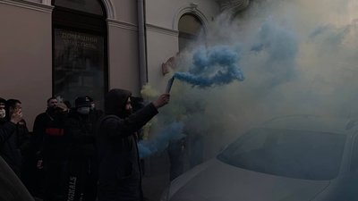 Під Львівською митницею зібралися протестувальники