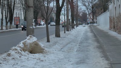 Ділянка тротуарту та велодоріжки на вулиці Соборності, які мають доремонтувати