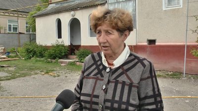 Ганна Мазніцька з Чемеровець ще 12 років тому становила у своїй оселі газовий котел, бо була незадоолена якістю послуг місцевого теплоенерго. Фото: Суспільне. Поділля. Ганна Мазніцька з Чемеровець ще 12 років тому становила у своїй оселі газовий котел, бо була незадоолена якістю послуг місцевого теплоенерго. Фото: Суспільне. Поділля.