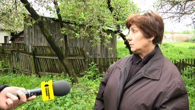 В Житомирі вода з каналізаційного люка підтоплює двір — комунальники пояснили причину В Житомирі вода з каналізаційного люка підтоплює двір — комунальники пояснили причину