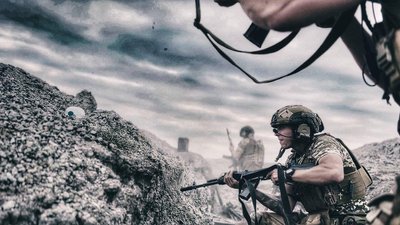 Витяг пораненого побратима з поля бою. Кулеметник 72 ОМБр ім. Чорних Запорожців Віктор Царицанський Витяг пораненого побратима з поля бою. Кулеметник 72 ОМБр ім. Чорних Запорожців Віктор Царицанський