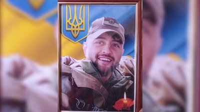 На Чернігівщині попрощалися з двома захисниками України На Чернігівщині попрощалися з двома захисниками України