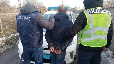 Поліція затримала черкащанина, який поширював наркотики