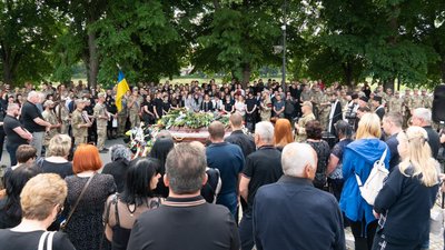 В Ужгороді попрощалися із двома загиблими захисниками Сергієм Готрою та Денисом Кофелем