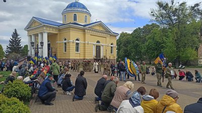 На Сосниччині та у Прилуках попрощалися з двома бійцями, які загинули на Луганщині