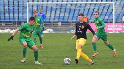 "Буковина" розгромно поступилася тернопільській "Ниві" у заключному матчі року