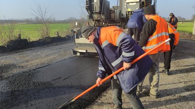 Виконали 93% від запланованих робіт: скільки місцевих доріг відремонтували на Полтавщині 2022 року Виконали 93% від запланованих робіт: скільки місцевих доріг відремонтували на Полтавщині 2022 року