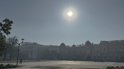 Дим над площею Героїв Майдану кроп