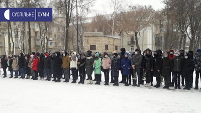 “Залишається лише сумувати”. У Сумах відкрили пам’ятну дошку загиблому на сході Євгену Коростельову “Залишається лише сумувати”. У Сумах відкрили пам’ятну дошку загиблому на сході Євгену Коростельову