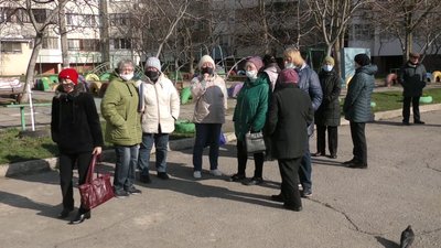 Мешканці одного з будинків у Херсоні не згодні, щоб кафе приєдналось до їх каналізації: які причини Мешканці одного з будинків у Херсоні не згодні, щоб кафе приєдналось до їх каналізації: які причини