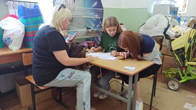 У Кропивницькому роздають талони на продуктові набори переселенцям. Як їх отримати