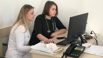 "Будемо служити. Ми медики, ми повинні" — Анфіса Дмитрієнко "Будемо служити. Ми медики, ми повинні" — Анфіса Дмитрієнко