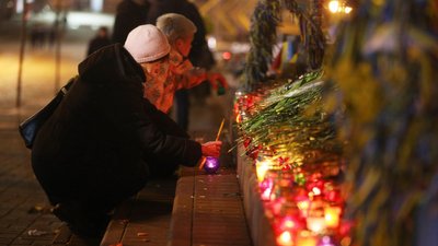 "Вирішальне слово завжди буде за українцями". Президент вшанував пам'ять героїв Небесної Сотні
