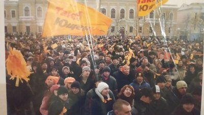 Музика, поезія та багаття в бочках. У Кропивницькому влаштували "Творчий майдан" Музика, поезія та багаття в бочках. У Кропивницькому влаштували "Творчий майдан"