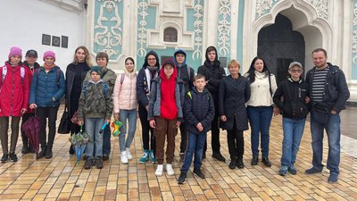 Для дітей з порушеннями зору та слуху провели спеціальну екскурсію Києвом