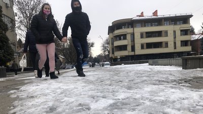 21 ужгородець травмувався через ожеледицю за останній тиждень. Що радять травматолог і юрист 21 ужгородець травмувався через ожеледицю за останній тиждень. Що радять травматолог і юрист