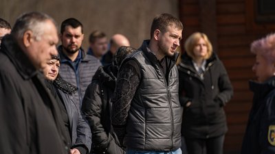 "Вона дуже вірила у Перемогу". Друзі та колеги згадують загиблу речницю ДСНС Дніпропетровщини Євгенію Дудку "Вона дуже вірила у Перемогу". Друзі та колеги згадують загиблу речницю ДСНС Дніпропетровщини Євгенію Дудку