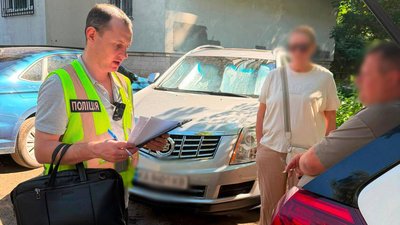 Оголошення підозри псевдоадвокату