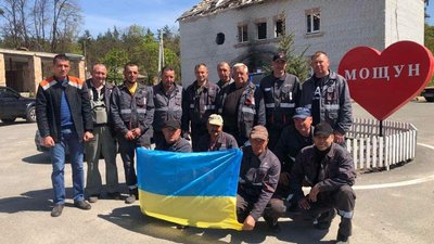 «Спочатку заходили піротехніки ДСНС, потім – ми»: газівники з Хмельниччини відновлювали газопостачання на Київщині