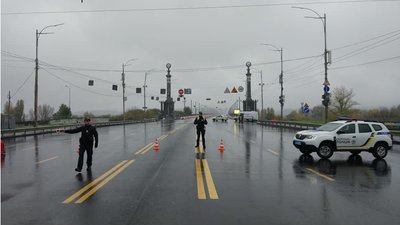 Чоловік із Чернігівщини «замінував» міст Патона у Києві