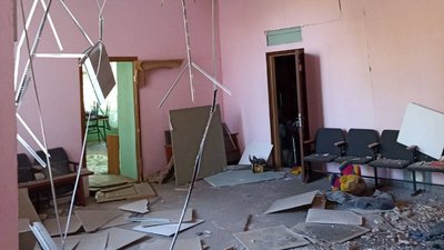 Росія вчергове обстріляла Золочів на Харківщині: пошкоджені дитсадок та школа