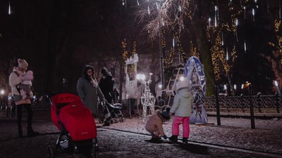 Франківськ напередодні Миколая. Що очікують люди побачити під подушкою Франківськ напередодні Миколая. Що очікують люди побачити під подушкою