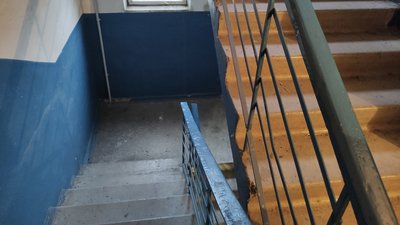 У 9-поверхівці Полтави майже п’ять місяців не працює ліфт: як живуть мешканці У 9-поверхівці Полтави майже п’ять місяців не працює ліфт: як живуть мешканці