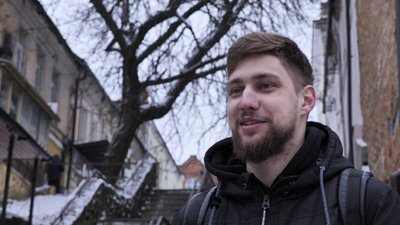 У Сумах волонтер готує "Пухнастий календар" до Нового року