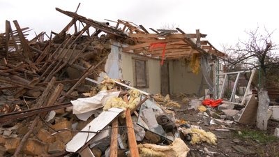 "Аби так само прилітало в їхні будинки": жителі Одеської області показали наслідки ракетного удару по домівках