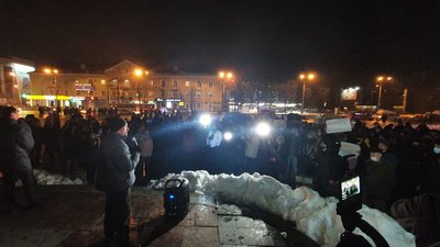 У Рівному вийшли на підтримку Сергія Стерненка. Що відбувається на майдані У Рівному вийшли на підтримку Сергія Стерненка. Що відбувається на майдані