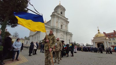 У Луцьку попрощалися з загиблим у Соледарі військовим Вадимом Гошком
