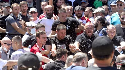 Протести в Грузії: активісти залишили площу біля парламенту, поліція затримала 100 людей
