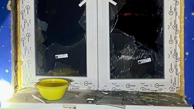 Обстріл Запоріжжя 26 березня: пошкоджена багатоповерхівка