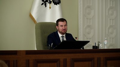 Олександр Ломако у залі Чернігівської міської ради