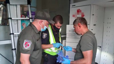 У Києві в одному із торгових центрів стався вибух у поштоматі