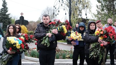 25 років служив у поліції. У Чернівцях прощались із загиблим військовим 25 років служив у поліції. У Чернівцях прощались із загиблим військовим