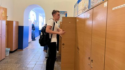 "Онлайн не дає можливості практичних відпрацювань теорії". На Миколаївщині у 57 школах розпочалося очне навчання