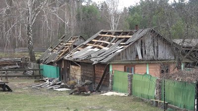 На Житомирщині на території Народицької громади триває розмінування та знищення боєприпасів На Житомирщині на території Народицької громади триває розмінування та знищення боєприпасів