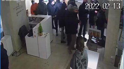 У Львові невідомі напали на муніципальний мистецький центр У Львові невідомі напали на муніципальний мистецький центр