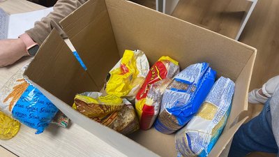 Потрібні продукти та засоби гігієни: дніпряни відправляють гуманітарну допомогу у Херсон Потрібні продукти та засоби гігієни: дніпряни відправляють гуманітарну допомогу у Херсон