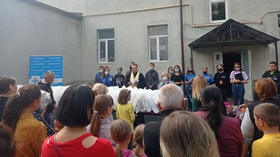 У Тернополі діти з малозабезпечених та багатодітних сімей отримали волонтерську допомогу У Тернополі діти з малозабезпечених та багатодітних сімей отримали волонтерську допомогу