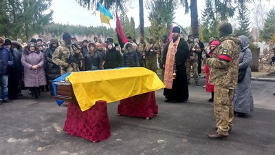 У Сумах попрощалися із загиблим військовим Дмитром Грінченком