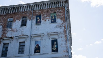 Кадетський корпус у Полтаві прикрасили відомими картинами