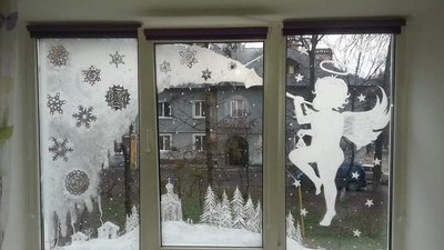 Зимові казки на вікнах зубною пастою створює франківець Анатолій Євстигнєєв Зимові казки на вікнах зубною пастою створює франківець Анатолій Євстигнєєв
